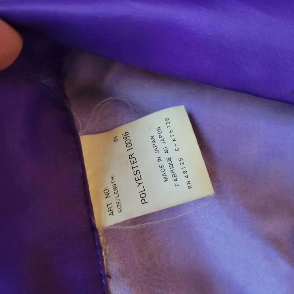 Robe - Picture 2 of 2